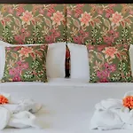 King Charles Boutique Βαλέτα