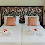 King Charles Boutique Βαλέτα