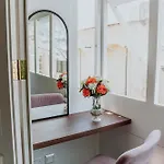 King Charles Boutique * Βαλέτα
