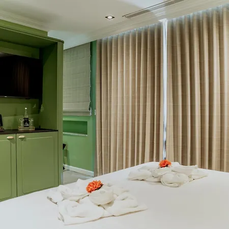 King Charles Boutique *