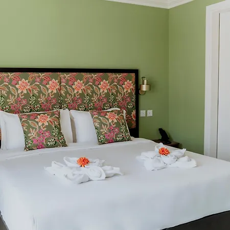 King Charles Boutique