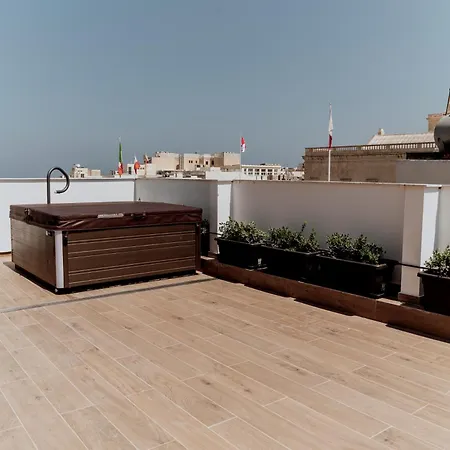 King Charles Boutique