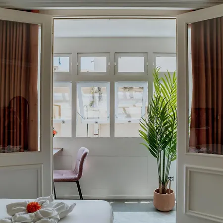 King Charles Boutique