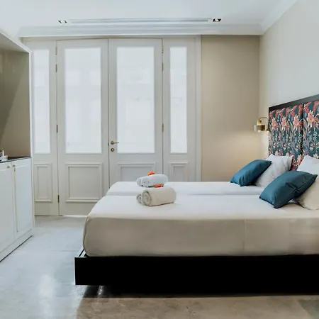 King Charles Boutique La Valette