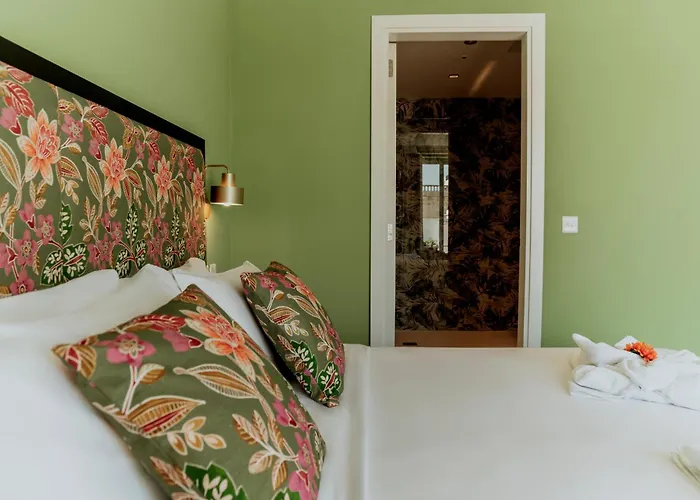 King Charles Boutique *