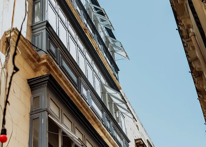 King Charles Boutique