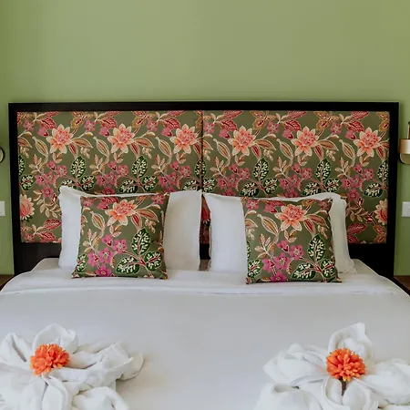 King Charles Boutique Otel