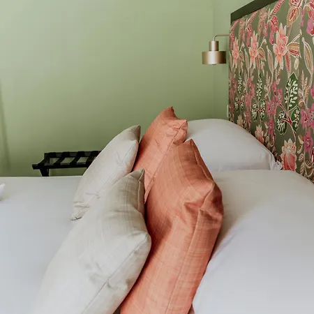 King Charles Boutique Otel *