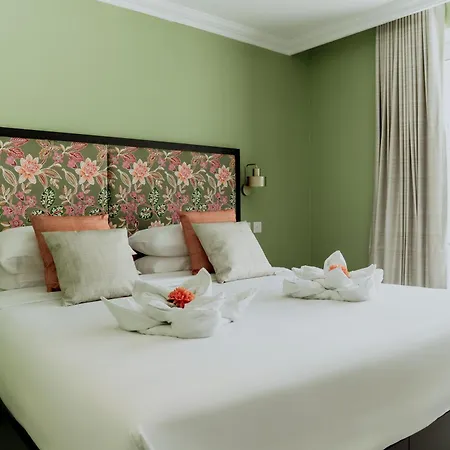 King Charles Hotel