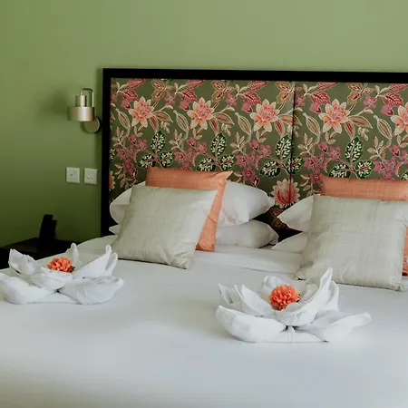 King Charles Boutique Отель *