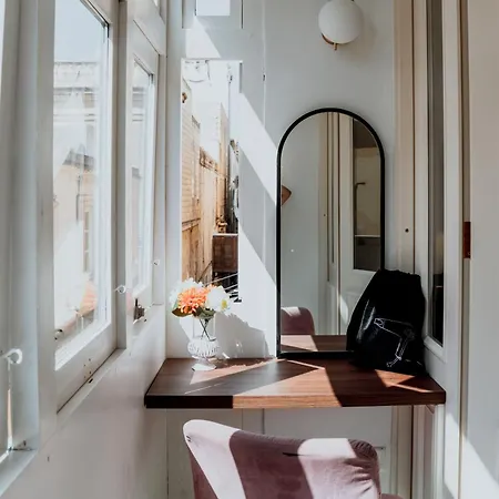 King Charles Boutique Hotel