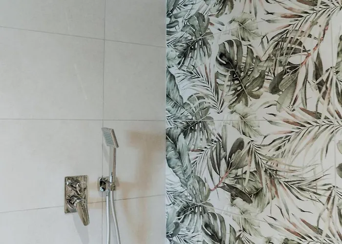 King Charles Boutique *