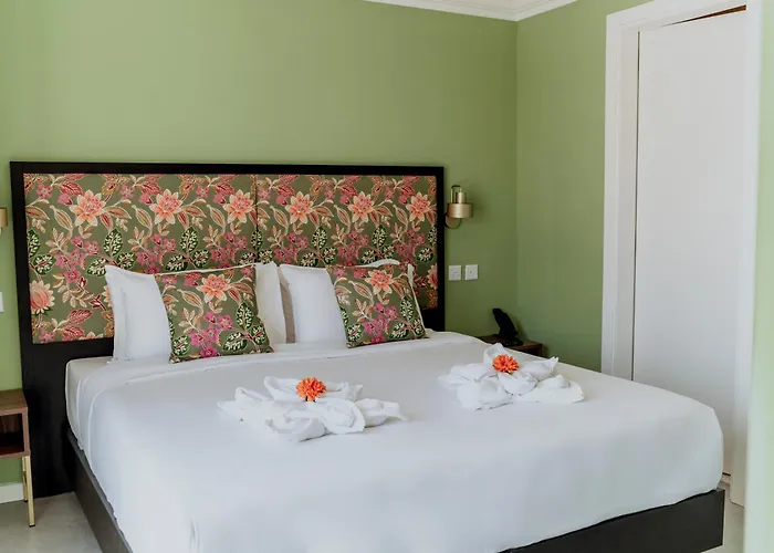 King Charles Boutique