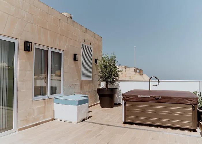 King Charles Boutique Hotel