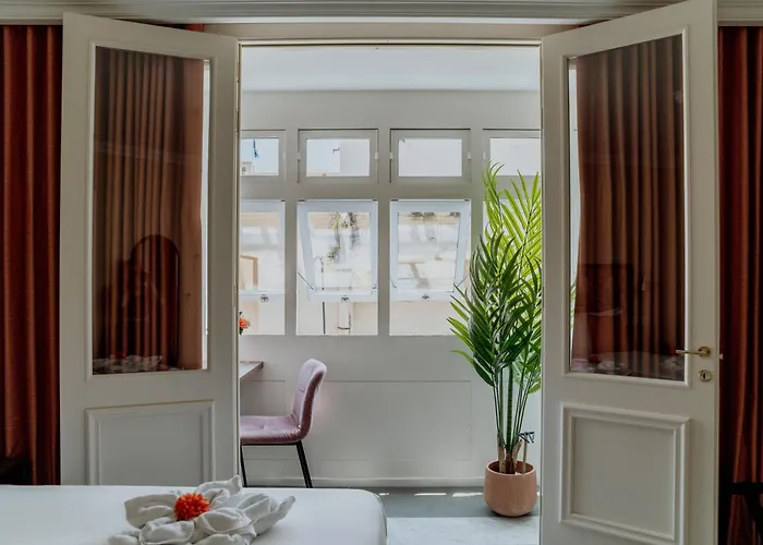 King Charles Boutique